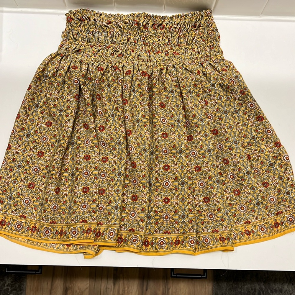 Gathered mini skirt, muted gold, salmon, grey and green